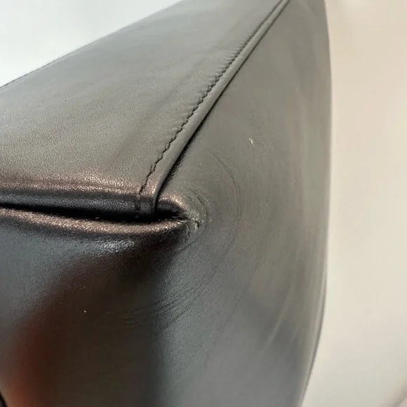 Gucci Black Leather Vintage Shoulder Bag with COA - Picture 7 of 17